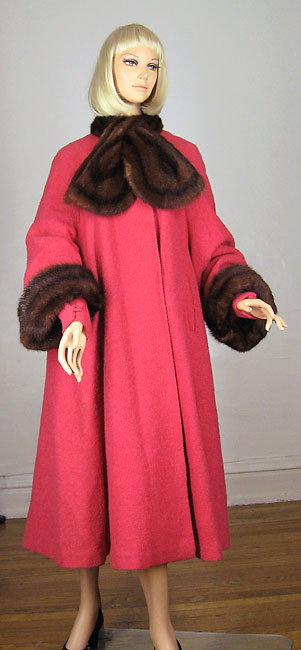 Pinky Coral Vintage 40s/50s Swing Coat Fur Ascot
